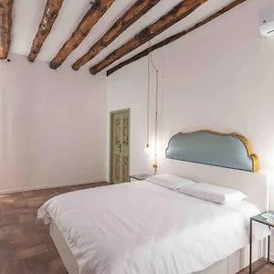 calderai-82-suites-1-e-2.sicilyhotelsitaly.net/