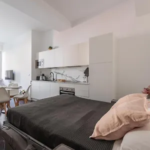 We - Bandello House, Corso Magenta Appartamento